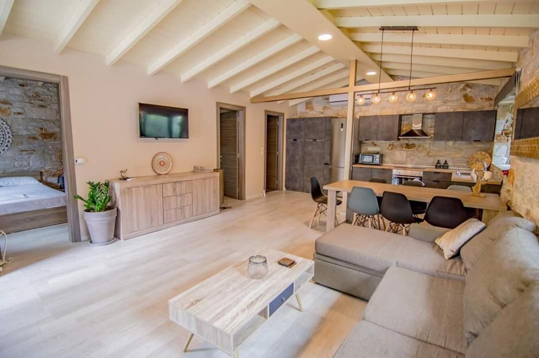 Villa Kastro Stone House Skala Potamia  Esterno foto